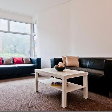 Budget Double Room Close To Leeds University And City Centre Экстерьер фото